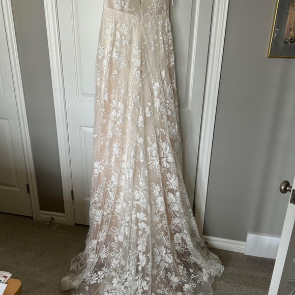 Alena Leena NWOT sparkly embroidered strapless wedding gown - Picture 4 of 15